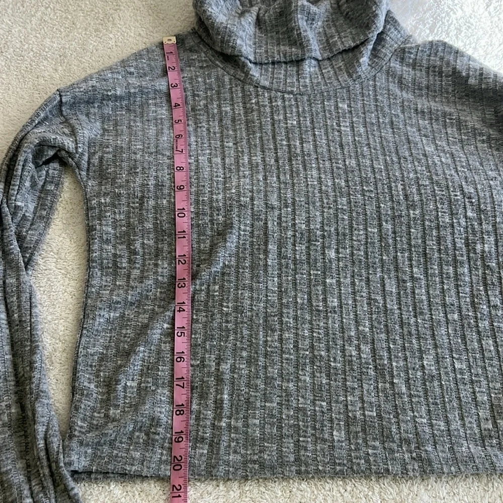 BP Gray Ribbed Turtleneck Sweater - Picture 3 of 7